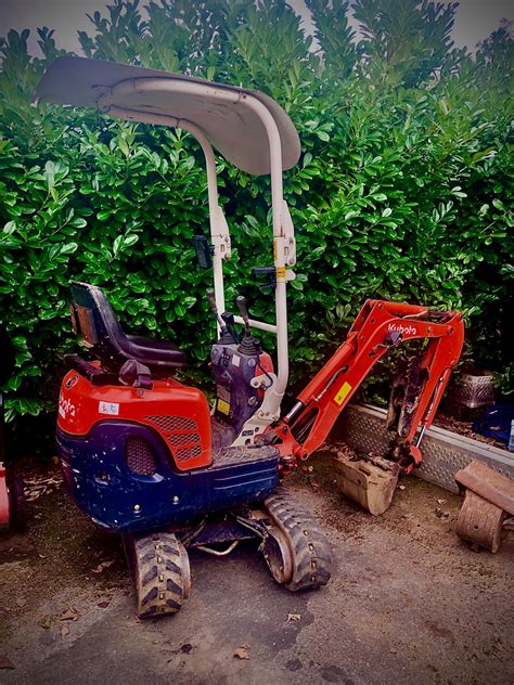 mini digger with driver surrey|mini digger hire hampshire.